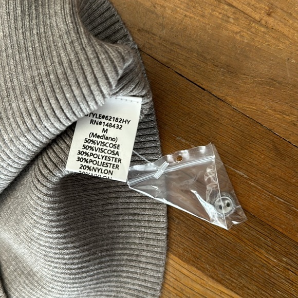 *last chance* NWT. Becul | crop, fitted, ribbed grey long sleeve sweater - Picture 13 of 16